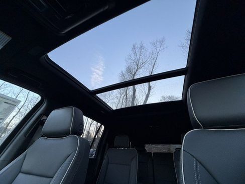 New 2026 Chevrolet Suburban Premier w/ Sun And Tow Package image 28