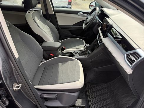 New 2026 Volkswagen Taos SE AWD/4WD image 28