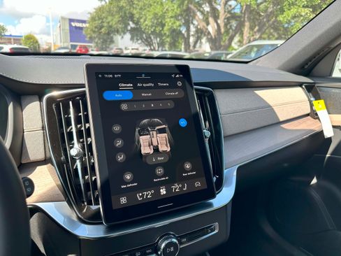 New 2026 Volvo XC90 B6 Plus w/ Protection Package Premier image 23