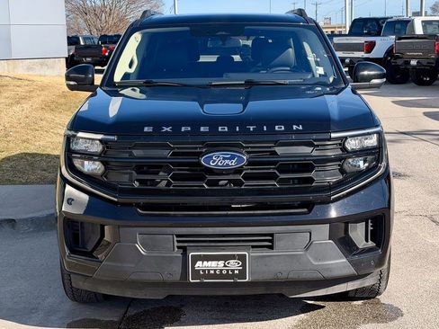 Used 2025 Ford Expedition Active image 8