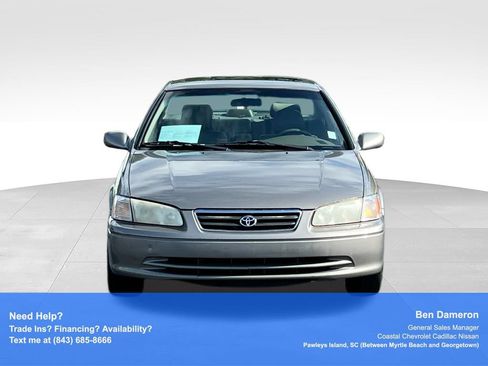 Used 2000 Toyota Camry XLE w/ Value Pkg 2 FWD image 2