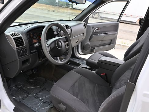 Used 2004 Chevrolet Colorado LS image 10