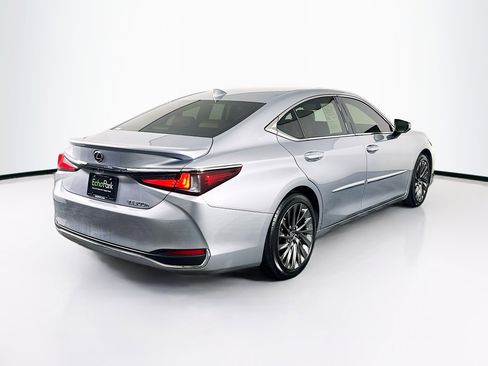 Used 2024 Lexus ES 300h Ultra Luxury w/ Accessory Package (Z1) FWD image 9