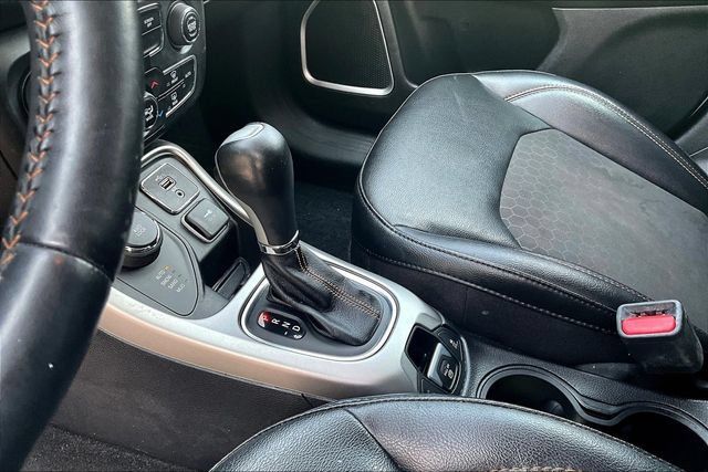 Used 2019 Jeep Compass Latitude w/ Cold Weather Group AWD/4WD image 18