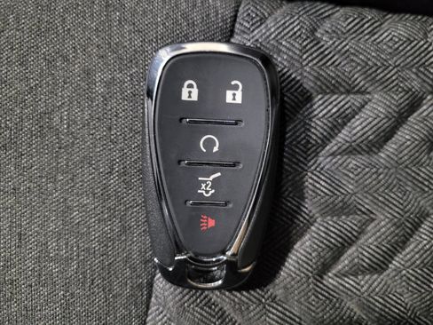 Used 2024 Chevrolet Equinox LT w/ LPO, Floor Liner Package FWD image 32