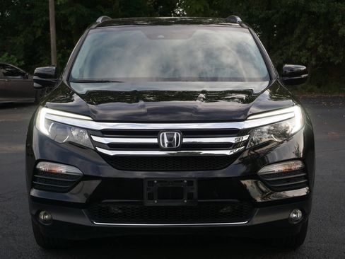 Used 2017 Honda Pilot Touring image 2