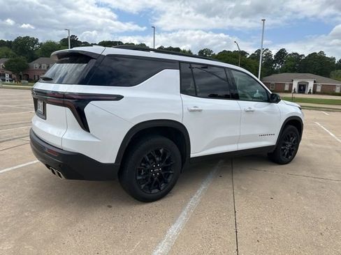 Certified 2025 Chevrolet Traverse LT w/ Midnight/Sport Edition image 4