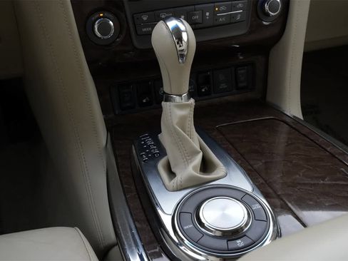 Used 2016 INFINITI QX80 w/ Driver's Assistance Package image 15