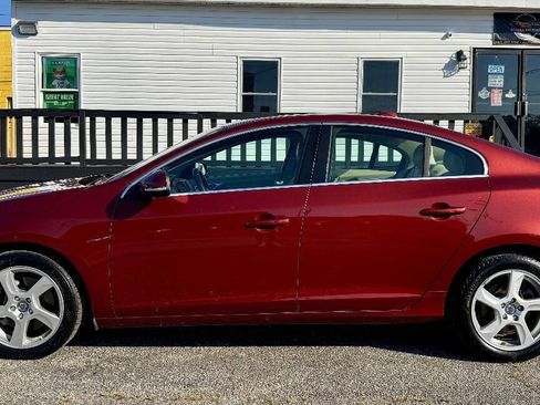 Used 2013 Volvo S60 T5 FWD image 2