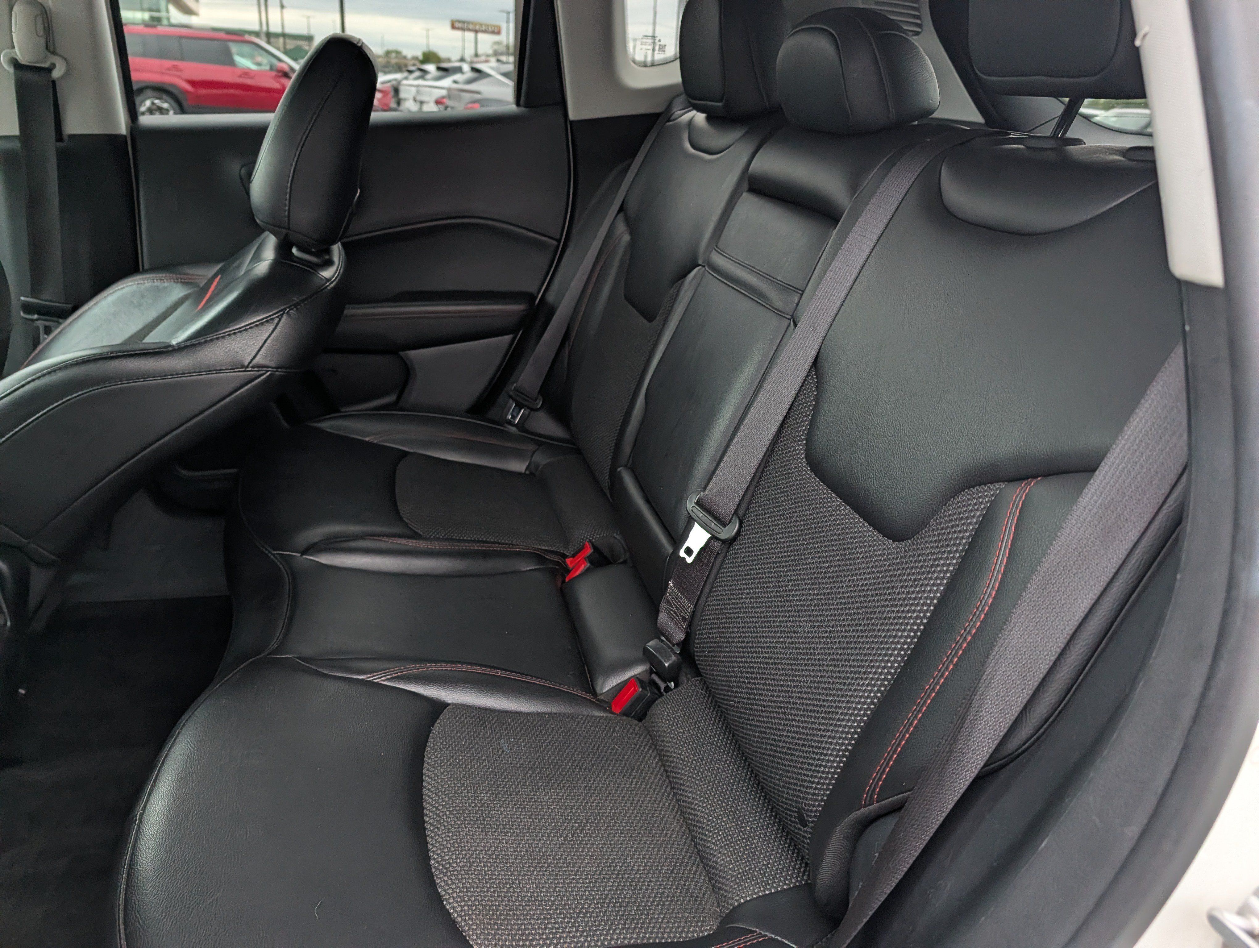 Used 2019 Jeep Compass Trailhawk w/ Cold Weather Group AWD/4WD image 12