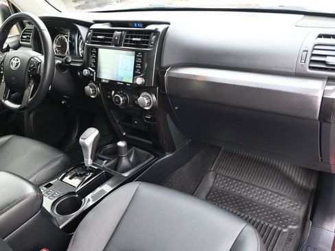 Used 2022 Toyota 4Runner TRD Off-Road Premium image 8
