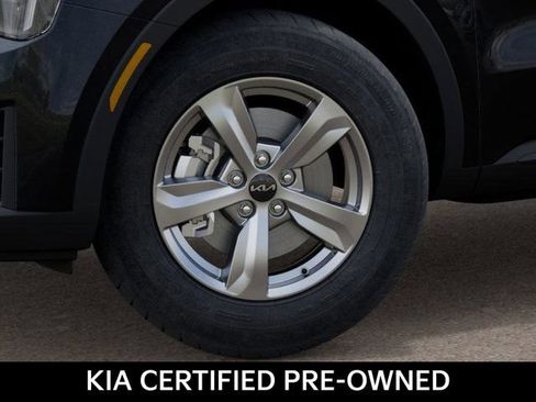 Certified 2026 Kia Sorento LX FWD image 9