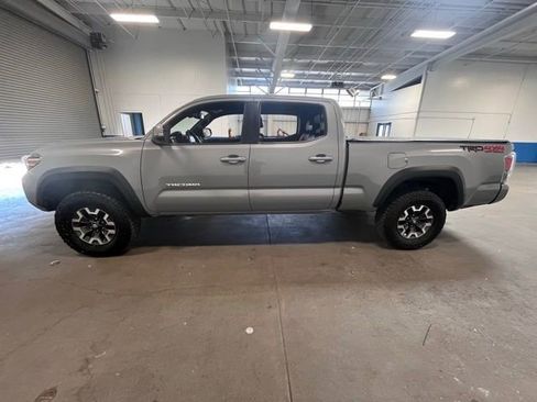 Used 2021 Toyota Tacoma TRD Off-Road w/ TRD Premium Off Road Package AWD/4WD image 6