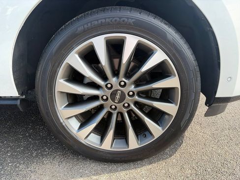 Used 2021 Lincoln Navigator Reserve w/ Luxury Package AWD/4WD image 9