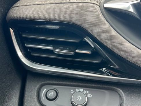 Certified 2024 Buick Envista Avenir FWD image 11