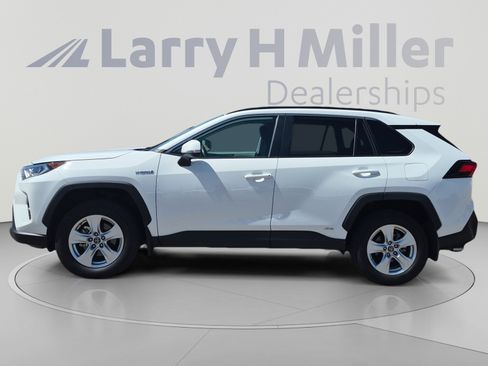 Used 2019 Toyota RAV4 XLE AWD/4WD image 2