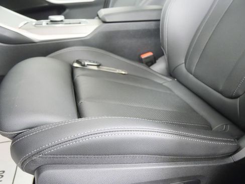 Certified 2025 BMW 330i Sedan w/ Premium Package RWD image 9