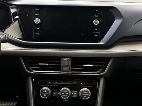 Used 2024 Volkswagen Taos SE image 31