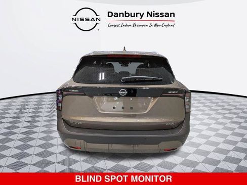 Certified 2025 Nissan Kicks SV w/ SV Premium Package AWD/4WD image 5