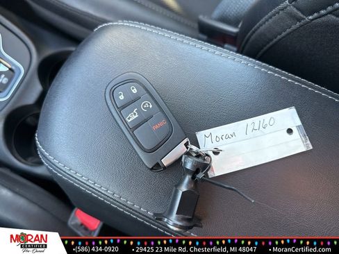 Used 2022 Jeep Cherokee Limited image 33