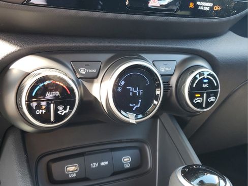 Certified 2025 Hyundai Venue SEL FWD image 24