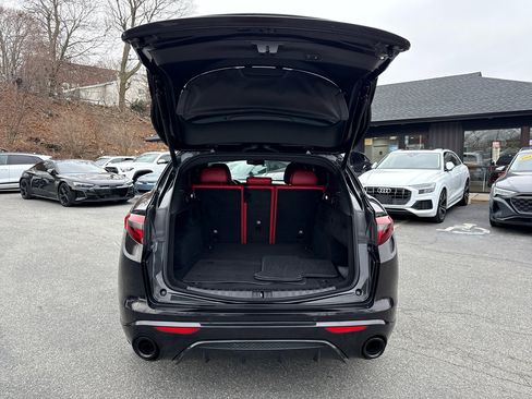 Used 2022 Alfa Romeo Stelvio Veloce image 17