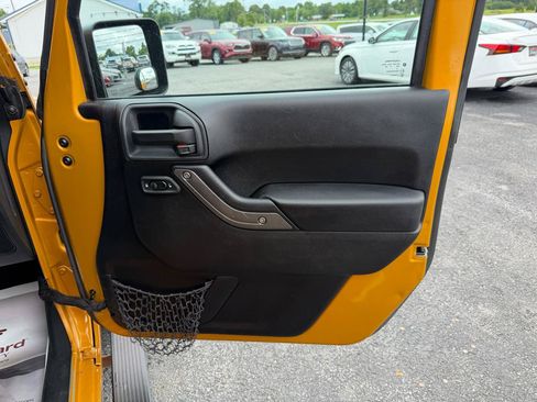 Used 2014 Jeep Wrangler Unlimited Sport w/ Quick Order Package 24S AWD/4WD image 20