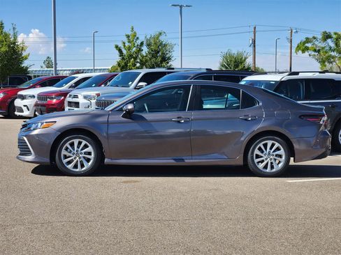 Used 2024 Toyota Camry LE image 4