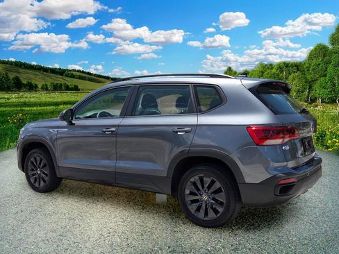 Used 2022 Volkswagen Taos S FWD image 4