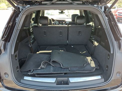 Used 2024 Cadillac XT6 Sport w/ Technology Package image 29