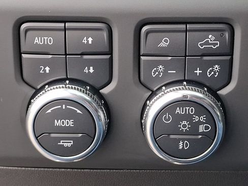 Used 2024 GMC Sierra 2500 AT4X AWD/4WD image 25