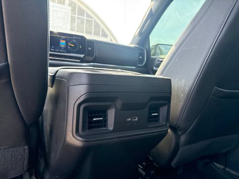 Used 2022 Chevrolet Silverado 1500 LT Trail Boss w/ LT Trail Boss Premium Package AWD/4WD image 15