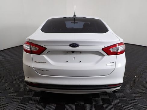 Used 2013 Ford Fusion SE FWD image 12