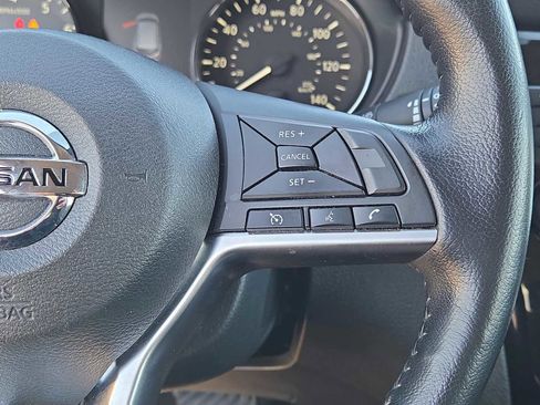 Used 2021 Nissan Rogue Sport SV image 22