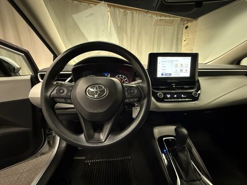 Used 2023 Toyota Corolla LE image 24
