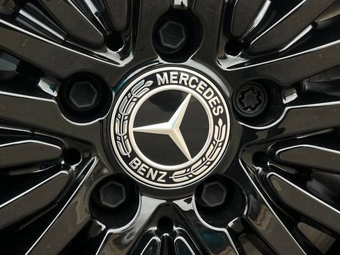 Used 2023 Mercedes-Benz EQE 500 4MATIC Sedan image 51