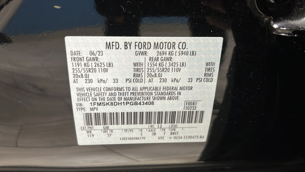 Used 2023 Ford Explorer XLT w/ Equipment Group 202A AWD/4WD image 29