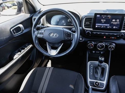 Certified 2024 Hyundai Venue SEL FWD image 17