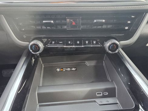 New 2026 Chevrolet Tahoe High Country AWD/4WD image 25