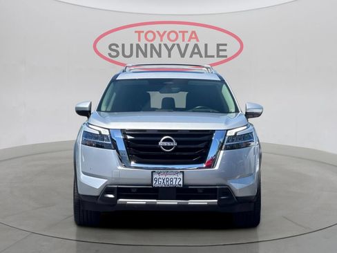 Used 2023 Nissan Pathfinder Platinum FWD image 11