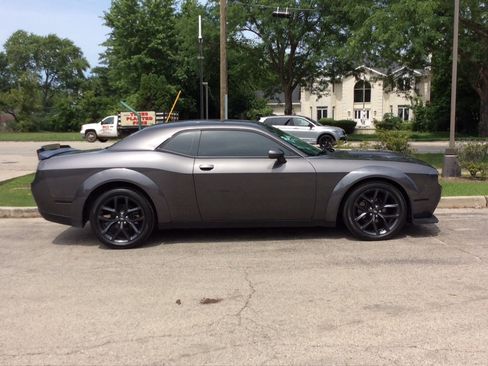 Used 2023 Dodge Challenger SXT w/ Blacktop Package RWD image 3