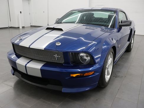 Used 2008 Ford Mustang GT RWD image 7