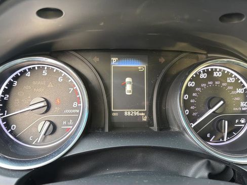 Used 2018 Toyota Camry LE image 17