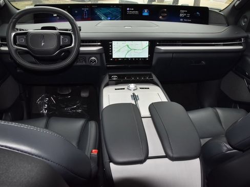 New 2027 Lincoln Navigator Reserve w/ Jet Appearance Package AWD/4WD image 17