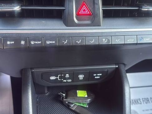 Used 2025 Kia K4 FWD image 19