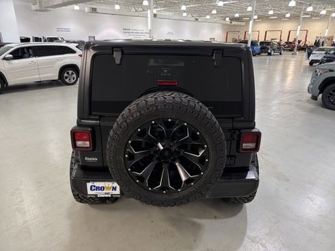 Used 2021 Jeep Wrangler Unlimited Sahara w/ Uconnect 4C Nav & Sound Group AWD/4WD image 8