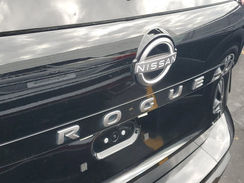 Used 2025 Nissan Rogue SV image 7