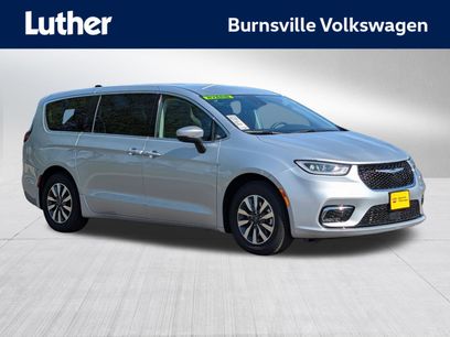Used 2023 Chrysler Pacifica Touring-L