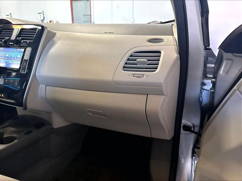 Used 2015 Nissan Leaf SV w/ LED & Quick Charge Package FWD image 17