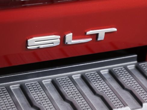 Used 2021 GMC Sierra 2500 SLT w/ SLT Convenience Package image 9